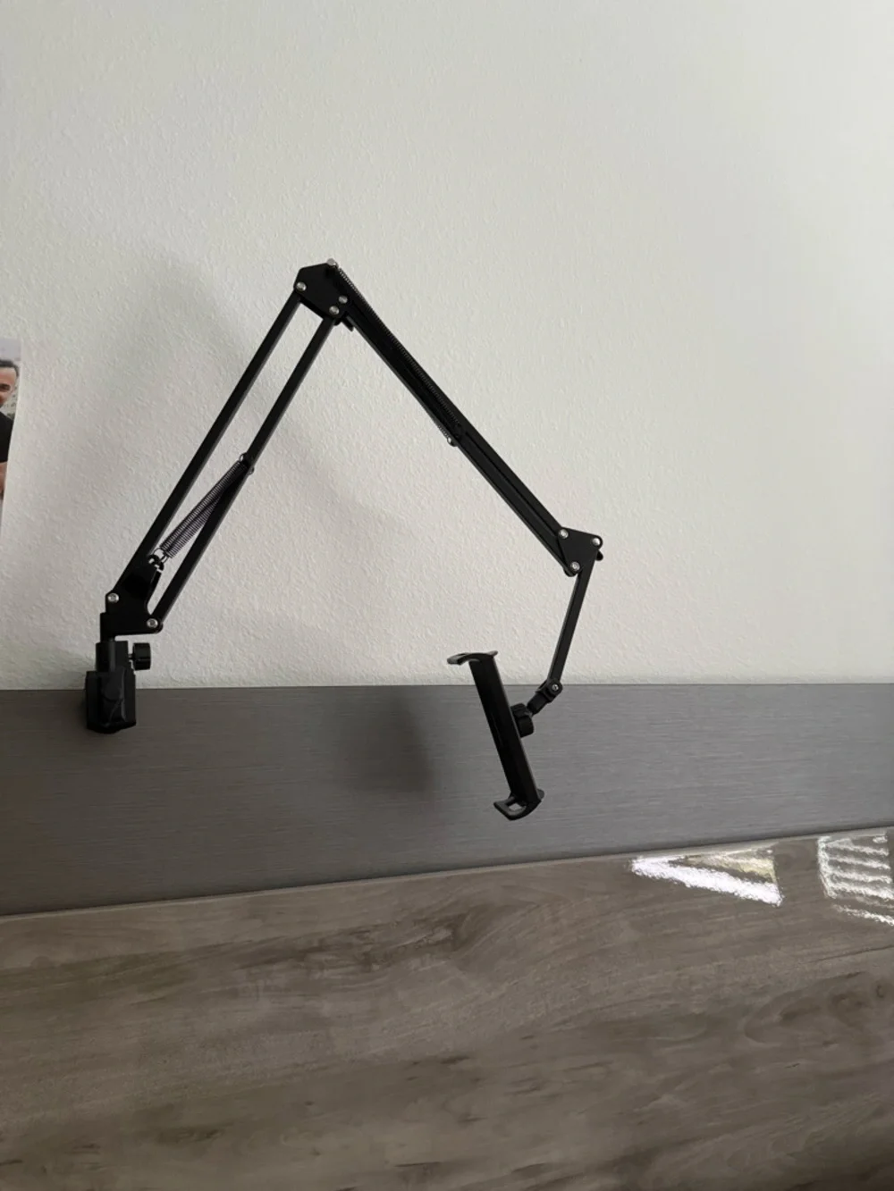 Adjustable Black Phone Holder Arm Mount for Cell Phones and ipad for bed or desk